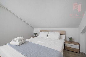 Azur Residences, Nilie Hospitality MGMT