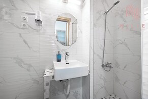 Azur Residences, Nilie Hospitality MGMT