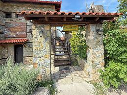 Pliades Traditional Guesthouse