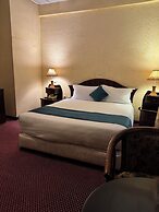 Platinum Hotel
