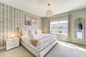 Themed Bedrooms: Kissimmee Gem w/ Pool Access!