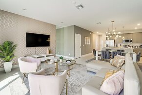 Themed Bedrooms: Kissimmee Gem w/ Pool Access!