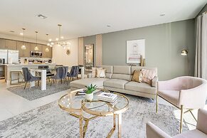 Themed Bedrooms: Kissimmee Gem w/ Pool Access!