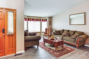 Home Theater & Large Backyard Deck: Tacoma Abode!