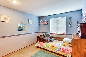 Home Theater & Large Backyard Deck: Tacoma Abode!