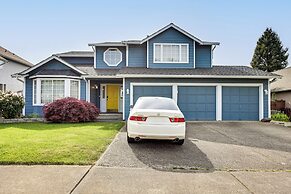 Home Theater & Large Backyard Deck: Tacoma Abode!
