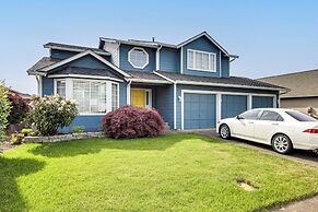 Home Theater & Large Backyard Deck: Tacoma Abode!