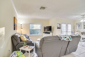 5 Mi to Beaches: Seminole Retreat w/ Balcony