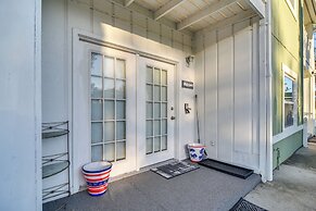 5 Mi to Beaches: Seminole Retreat w/ Balcony