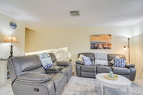 5 Mi to Beaches: Seminole Retreat w/ Balcony