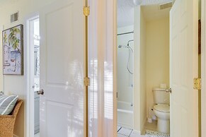 5 Mi to Beaches: Seminole Retreat w/ Balcony