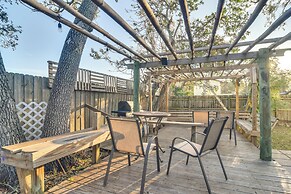 5 Mi to Beaches: Seminole Retreat w/ Balcony