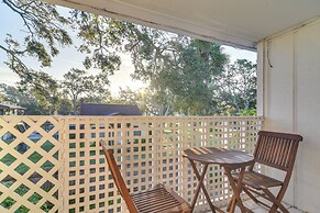 5 Mi to Beaches: Seminole Retreat w/ Balcony