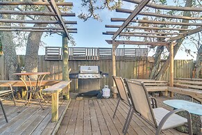 5 Mi to Beaches: Seminole Retreat w/ Balcony