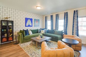 Near TBK Bank Sports Complex: Quad Cities Townhome