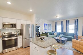 Near TBK Bank Sports Complex: Quad Cities Townhome