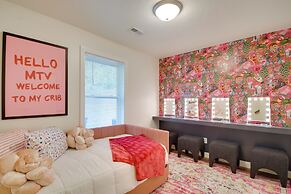 2 Mi to TBK Bank Sports Complex: Townhome w/ Patio