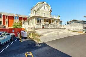 Steps to Shore: Newly Renovated Dewey Beach Home!