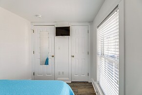 Steps to Shore: Newly Renovated Dewey Beach Home!