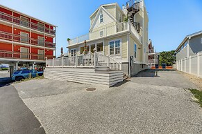 Steps to Shore: Newly Renovated Dewey Beach Home!