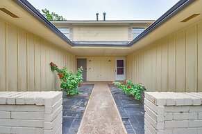 2 Mi to Lake Hefner: Modern Townhome!