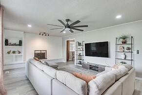 2 Mi to Lake Hefner: Modern Townhome!