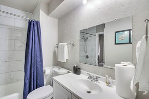 2 Mi to Lake Hefner: Modern Townhome!