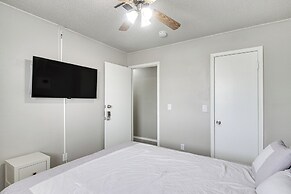 2 Mi to Lake Hefner: Modern Townhome!