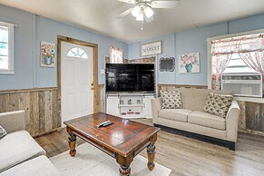 Walk to Lake Buchanan: Cottage Near Wineries!