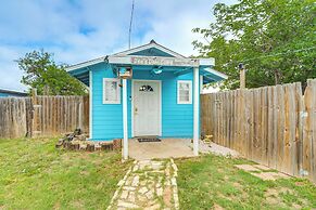 Walk to Lake Buchanan: Cottage Near Wineries!