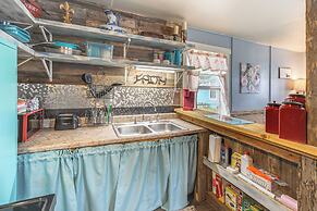 Walk to Lake Buchanan: Cottage Near Wineries!