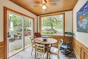 10 Mi to Mtn Resort: Normalville Cabin w/ Balcony!