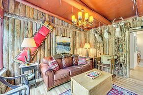 10 Mi to Mtn Resort: Normalville Cabin w/ Balcony!