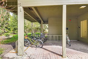 Walk to Sun Valley Village: Condo w/ Deck!