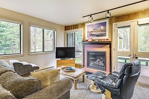 Walk to Sun Valley Village: Condo w/ Deck!