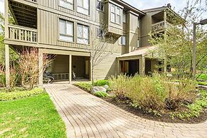 Walk to Sun Valley Village: Condo w/ Deck!