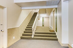 Walk to Sun Valley Village: Condo w/ Deck!