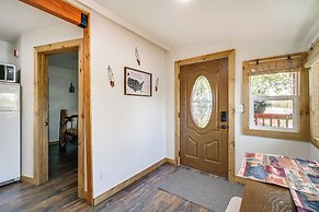 Fish & Hike: Peaceful Cabin on Williamson River