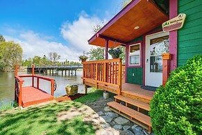 Fish & Hike: Peaceful Cabin on Williamson River