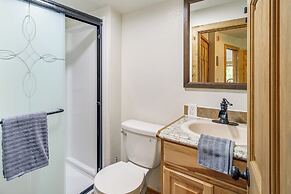 Fish & Hike: Peaceful Cabin on Williamson River