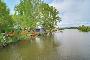 Fish & Hike: Peaceful Cabin on Williamson River