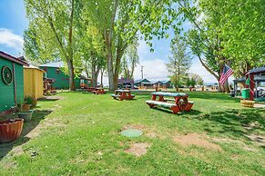 Fish & Hike: Peaceful Cabin on Williamson River