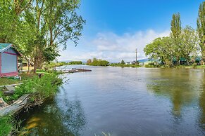 Fish & Hike: Peaceful Cabin on Williamson River