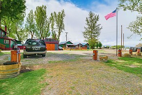 Fish & Hike: Peaceful Cabin on Williamson River