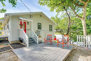 5 Mi to Historic Granbury Square: Lakefront Escape