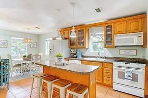 5 Mi to Historic Granbury Square: Lakefront Escape