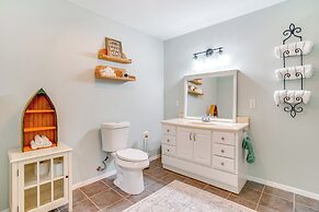 5 Mi to Historic Granbury Square: Lakefront Escape