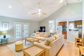 5 Mi to Historic Granbury Square: Lakefront Escape