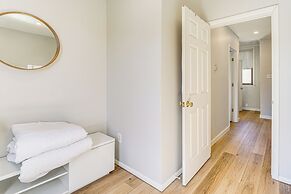 4 Boat Slips: Getaway on Mouth of Clinton River!