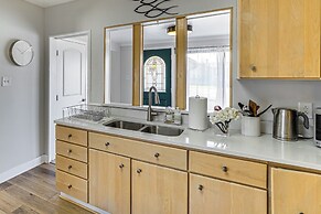 4 Boat Slips: Getaway on Mouth of Clinton River!